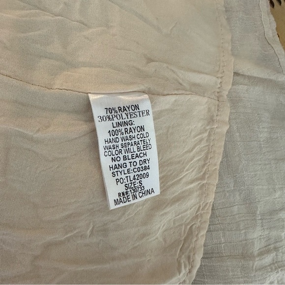 UMGEE Ivory Floral Embroidered Ruffle Tiered Sleeve Tunic Dress Size Small Boho - Picture 8 of 8